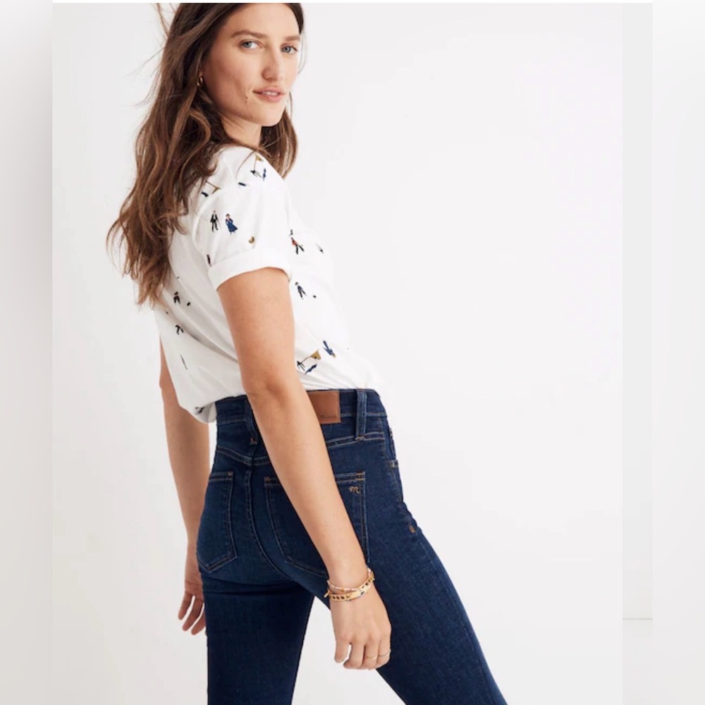 The Madewell 9" Mid-Rise Skinny Jeans in Hayes Wash: Button-Front Edition - Picture 3 of 16